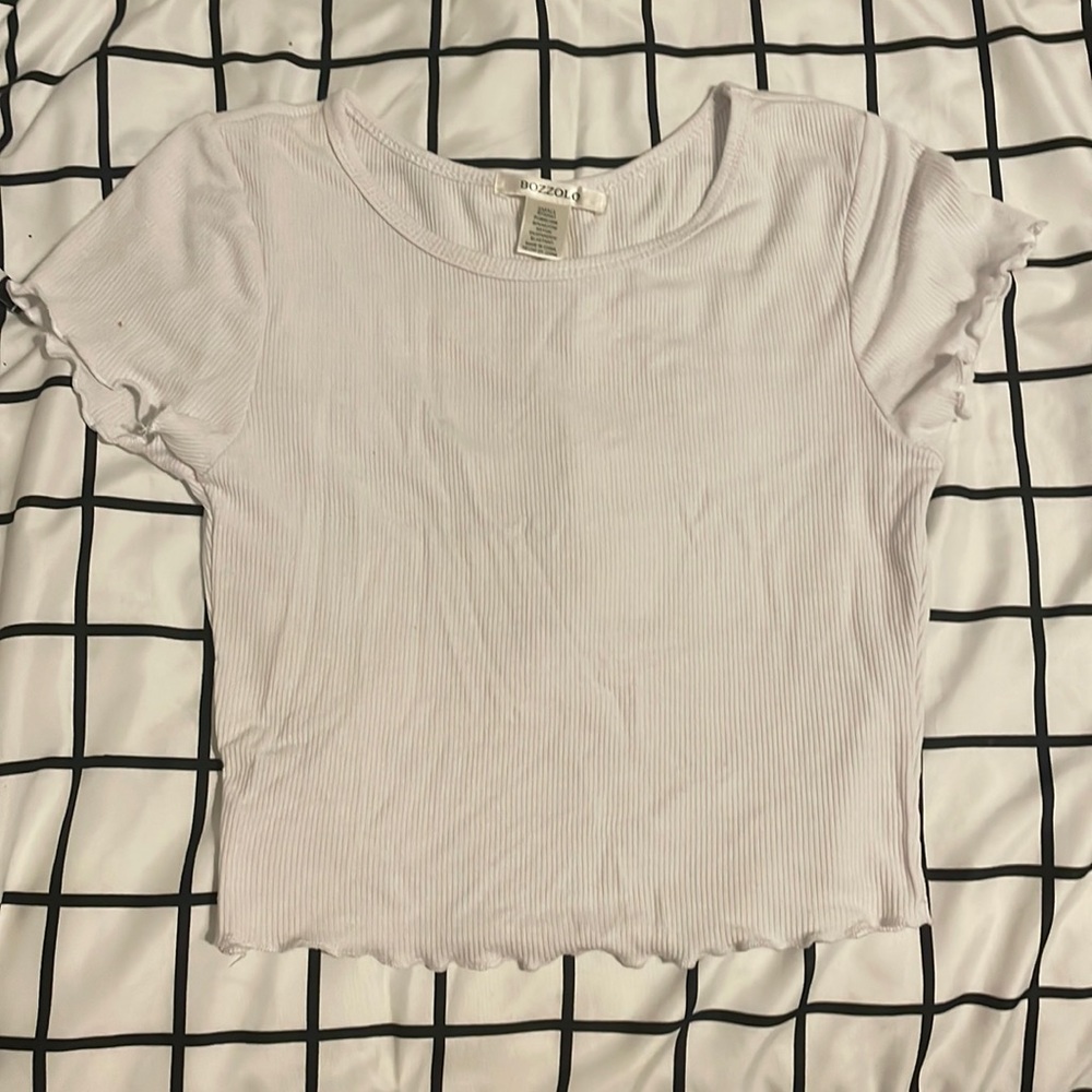 white crop top tee